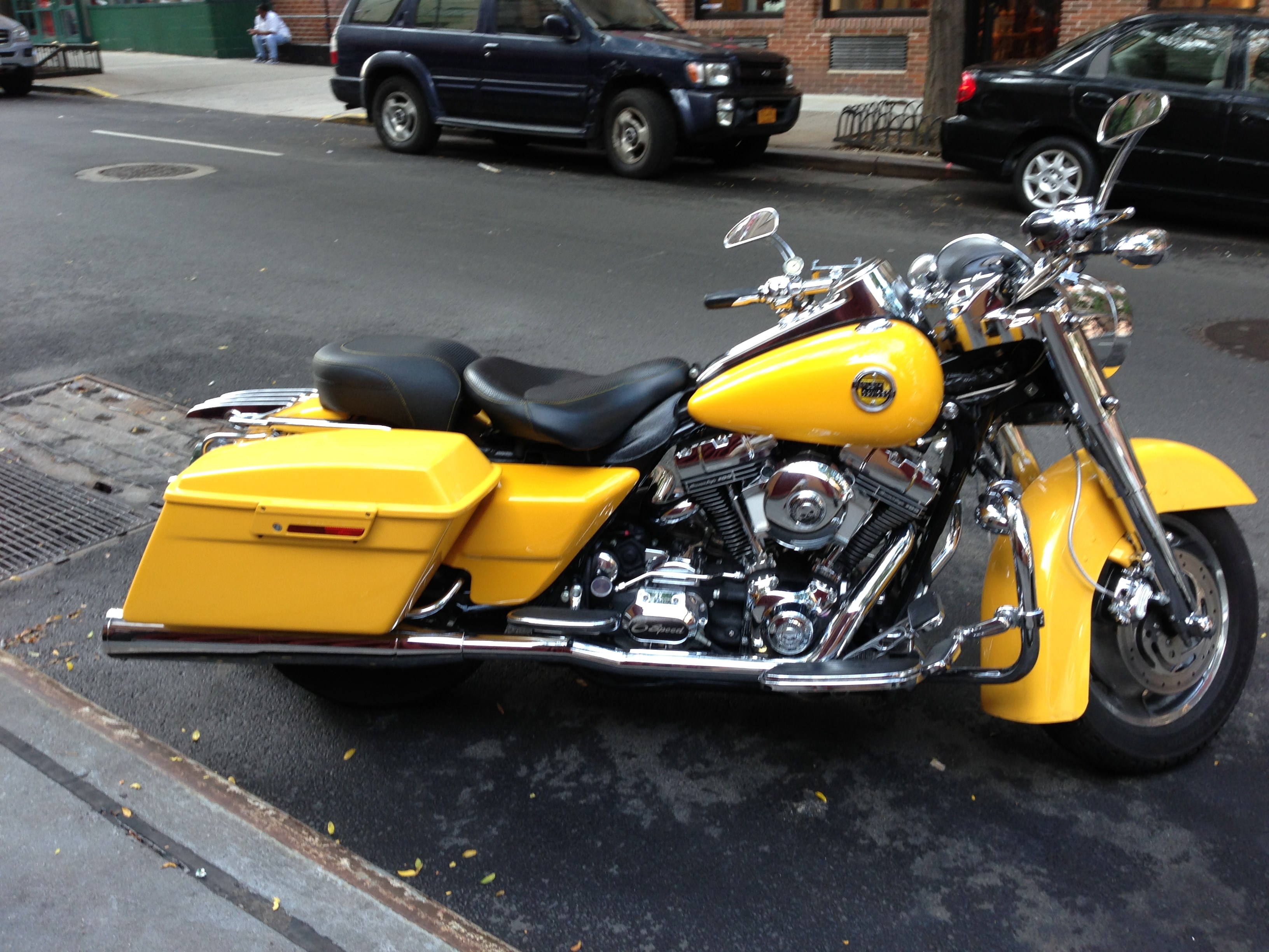 2006 HarleyDavidson® FLHRS/I Road King® Custom (Yellow Pearl Metallic