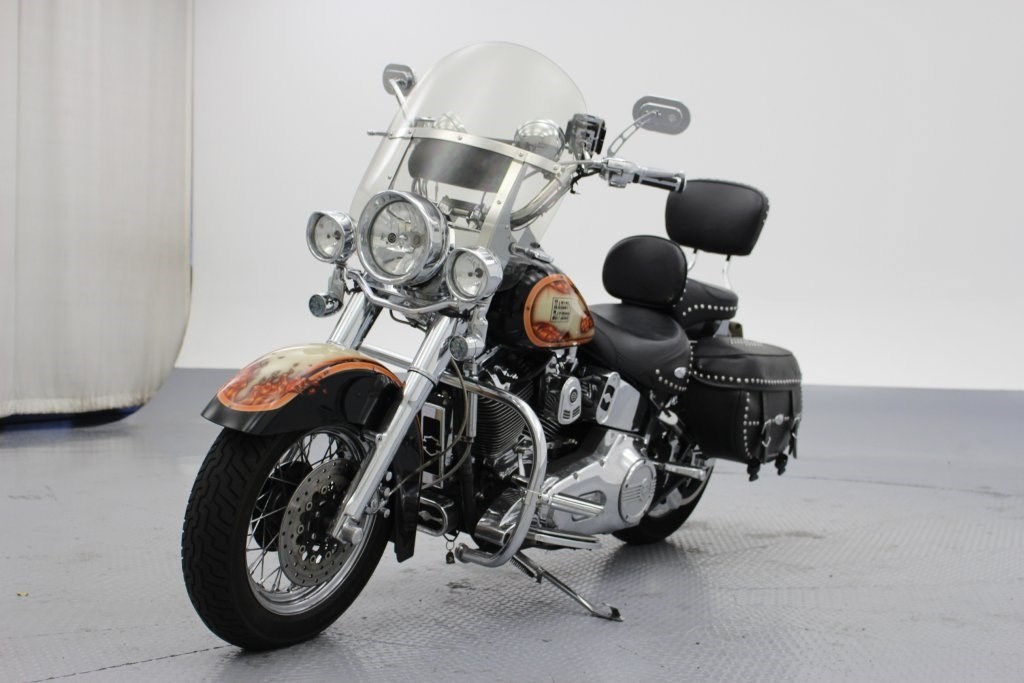 2005 HarleyDavidson® FLSTC/I Heritage Softail® Classic (Custom Factory