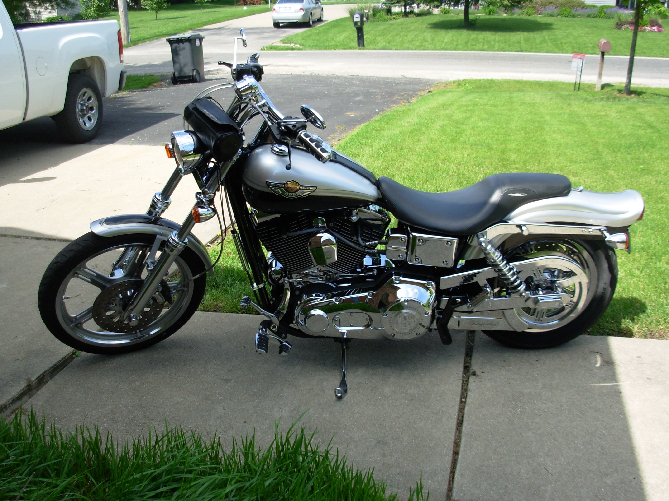 2003 HarleyDavidson® FXDWG/IANV Dyna® Wide Glide Anniversary (Silver